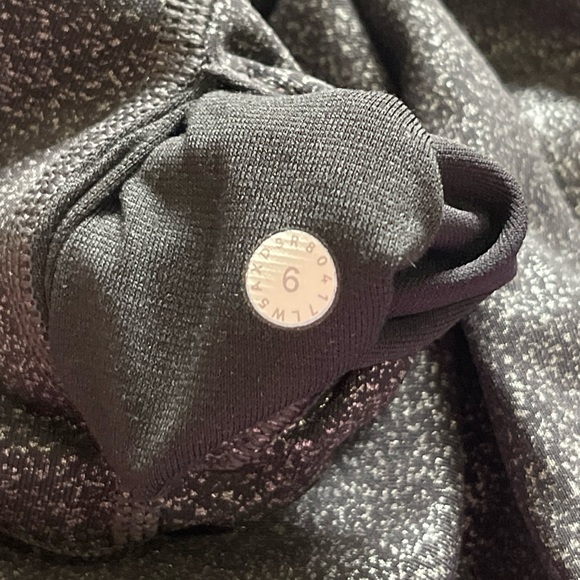 Lululemon Wunder Under Hi-Rise Tight 25’
Luminosity Foil Print Black Silver - Picture 8 of 10